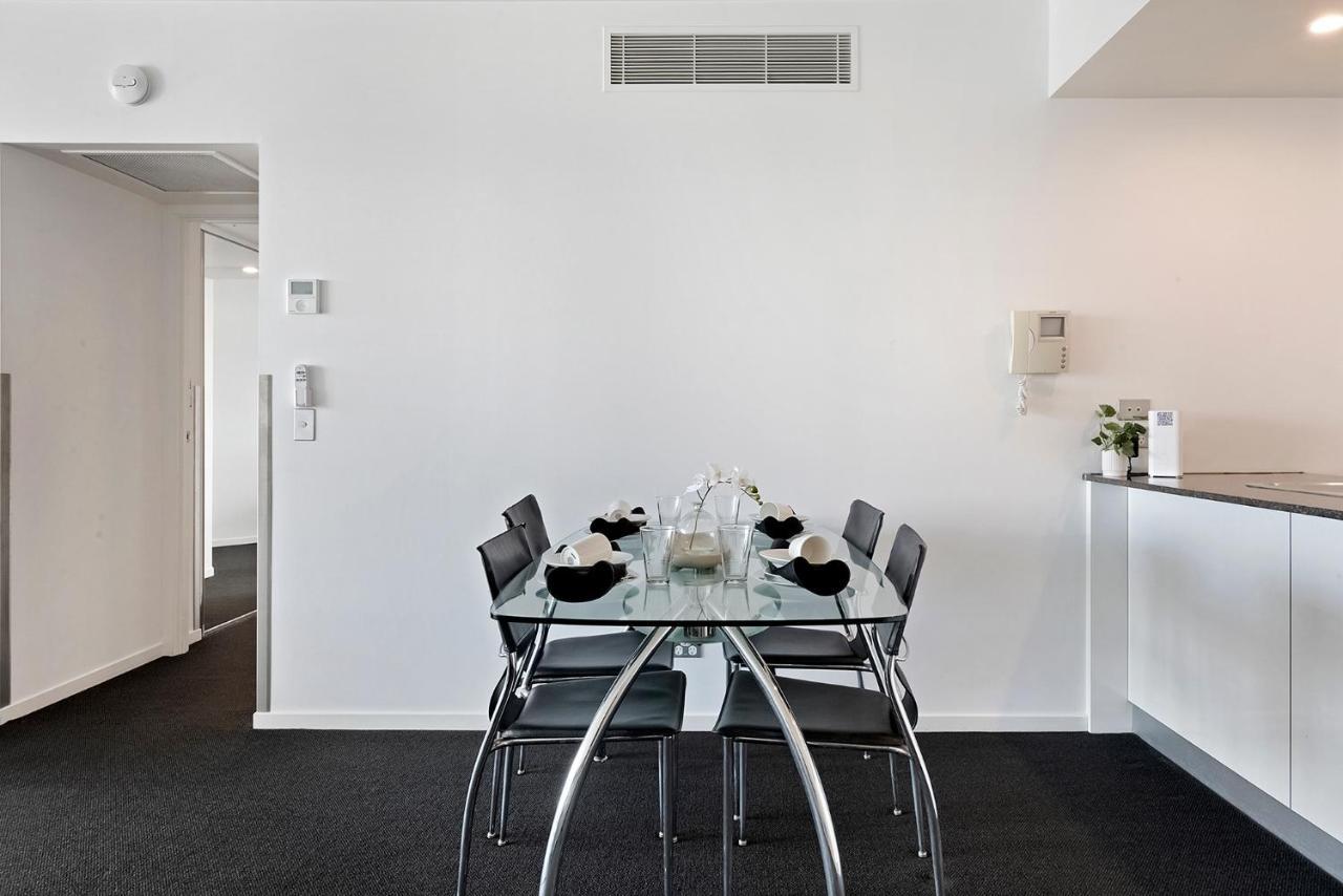 Sierra Grand Broadbeach - Self Contained & Privately Managed Apartments Gold Coast Bagian luar foto