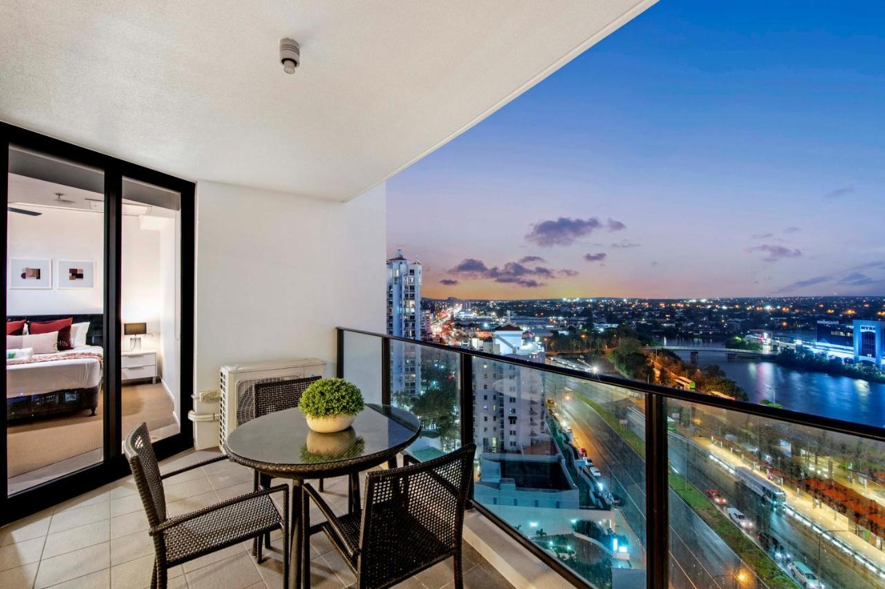 Sierra Grand Broadbeach - Self Contained & Privately Managed Apartments Gold Coast Bagian luar foto
