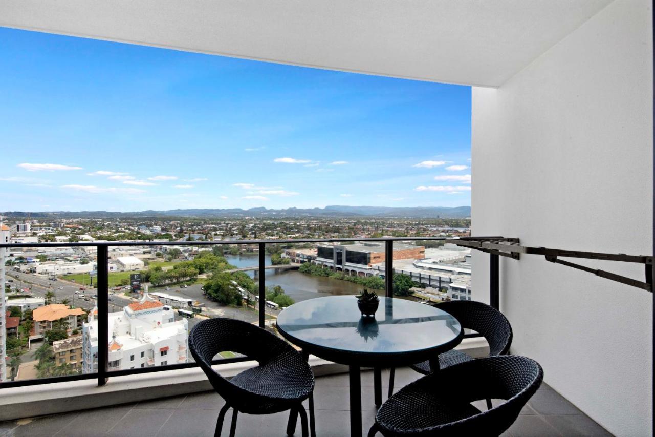 Sierra Grand Broadbeach - Self Contained & Privately Managed Apartments Gold Coast Bagian luar foto