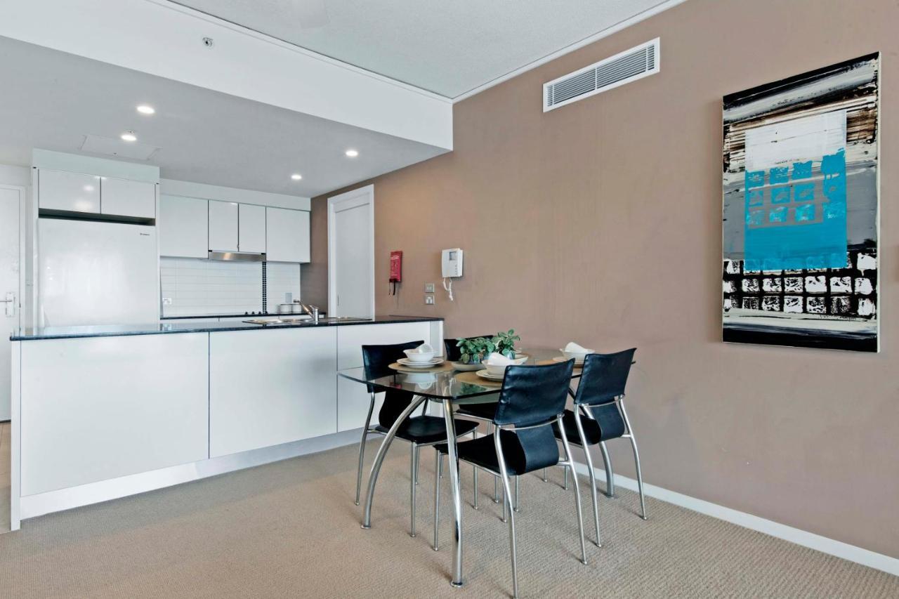 Sierra Grand Broadbeach - Self Contained & Privately Managed Apartments Gold Coast Bagian luar foto