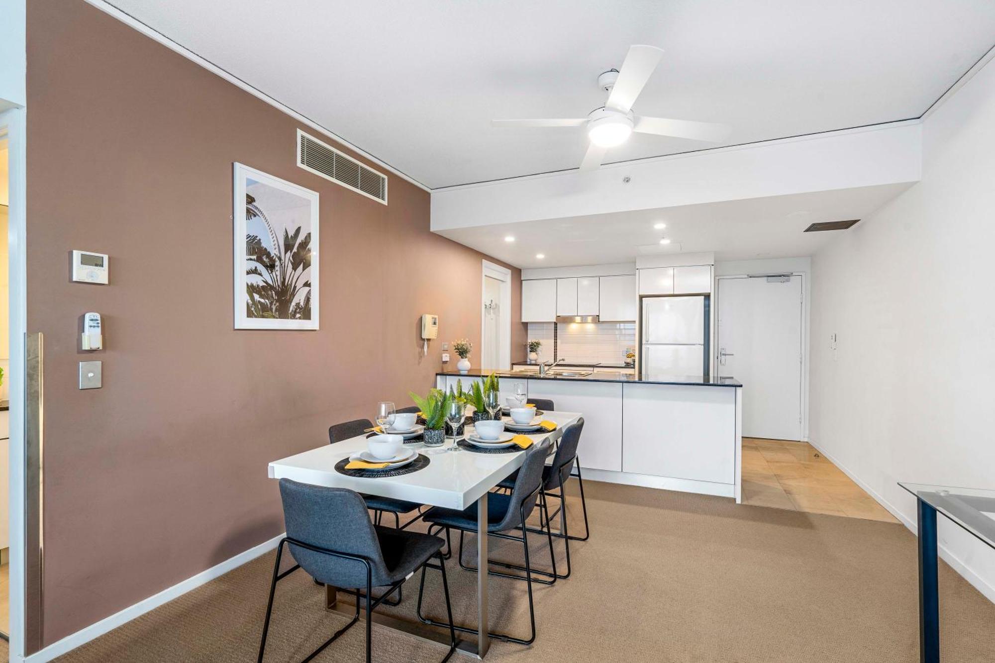 Sierra Grand Broadbeach - Self Contained & Privately Managed Apartments Gold Coast Bagian luar foto