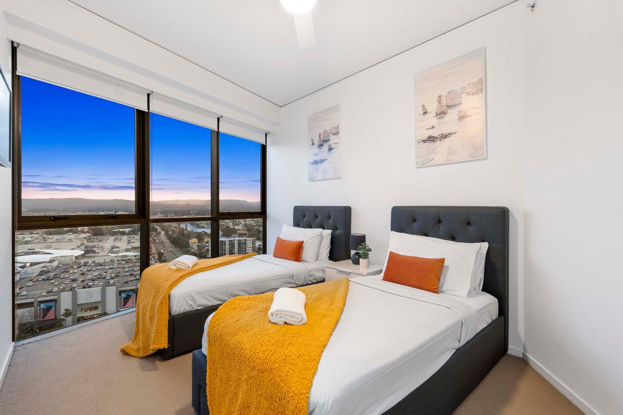 Sierra Grand Broadbeach - Self Contained & Privately Managed Apartments Gold Coast Bagian luar foto