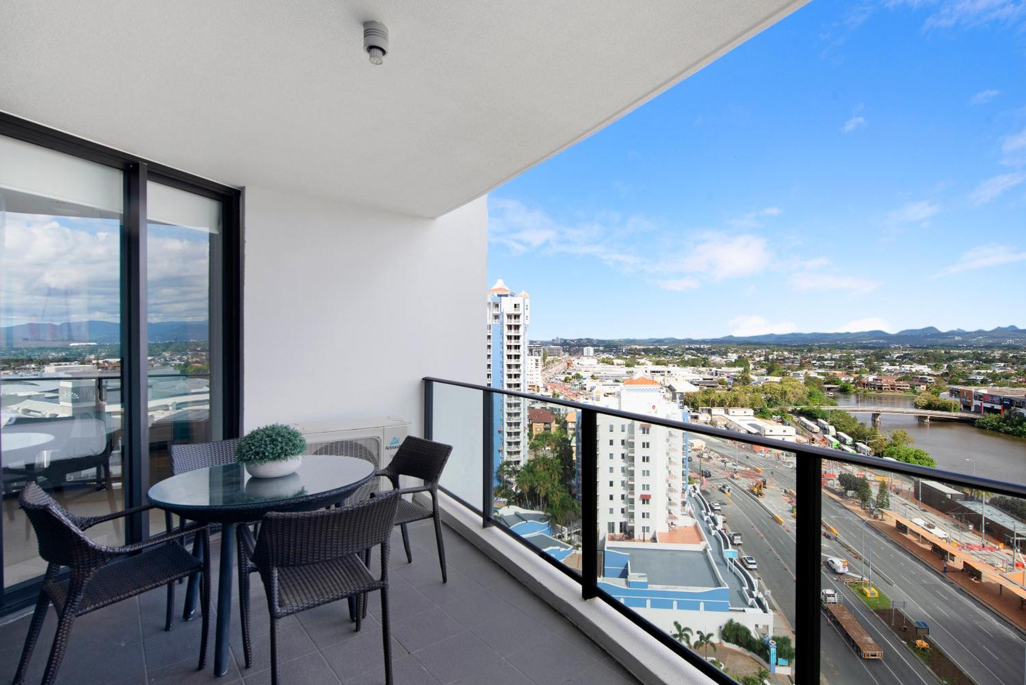 Sierra Grand Broadbeach - Self Contained & Privately Managed Apartments Gold Coast Bagian luar foto
