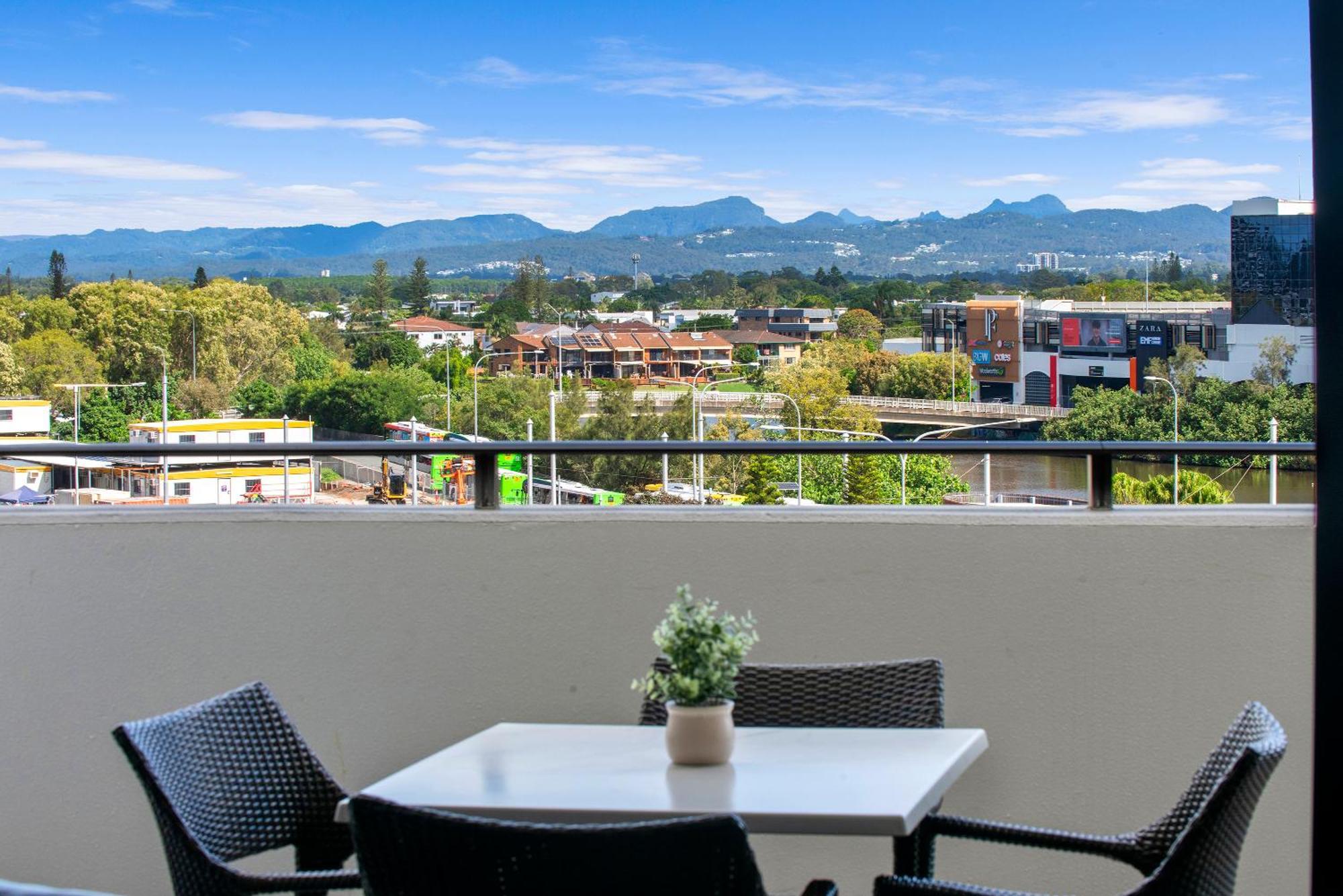 Sierra Grand Broadbeach - Self Contained & Privately Managed Apartments Gold Coast Bagian luar foto