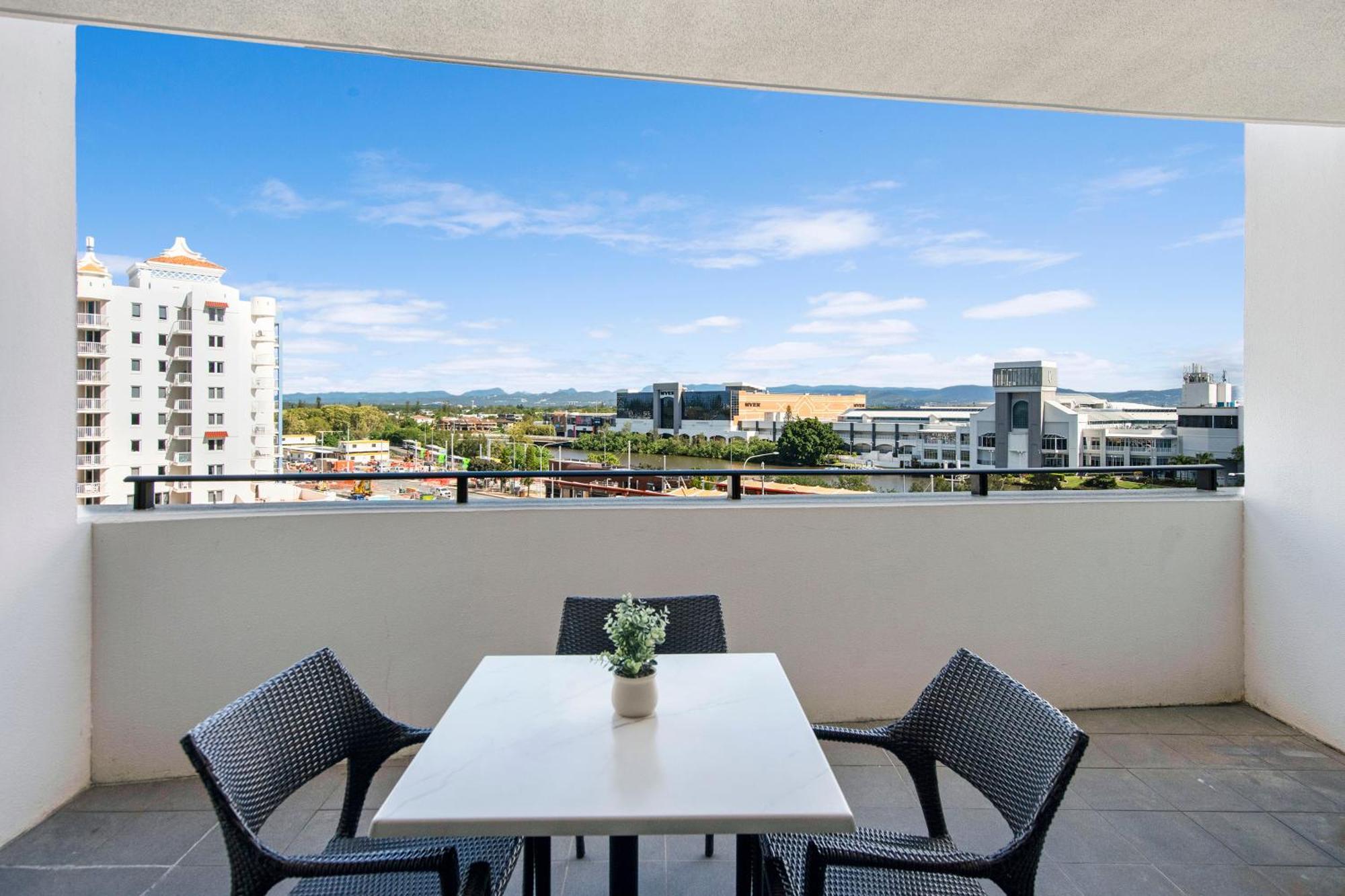 Sierra Grand Broadbeach - Self Contained & Privately Managed Apartments Gold Coast Bagian luar foto